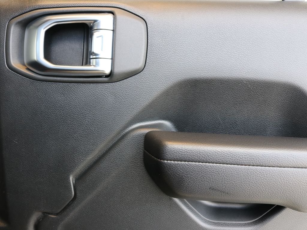 Used 2021 Gray Jeep Rubicon image 34