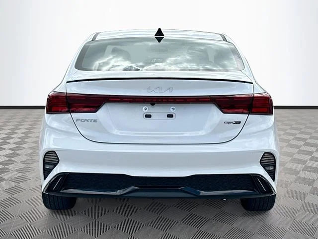 Used 2023 White Kia GT-Line image 6