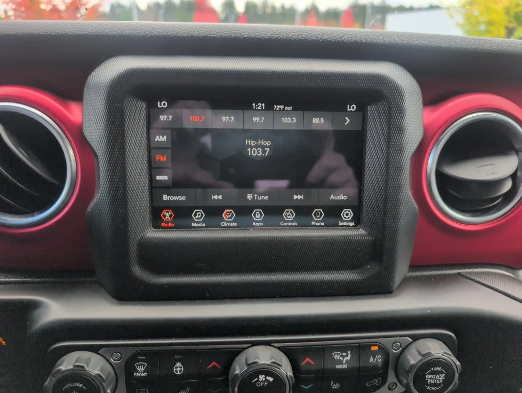 Certified Used 2021 White Jeep Rubicon image 25