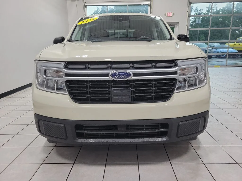 Used 2024  Ford Lariat image 7