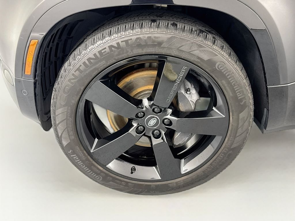 Certified Used 2024 Black Land Rover X-Dynamic SE image 32