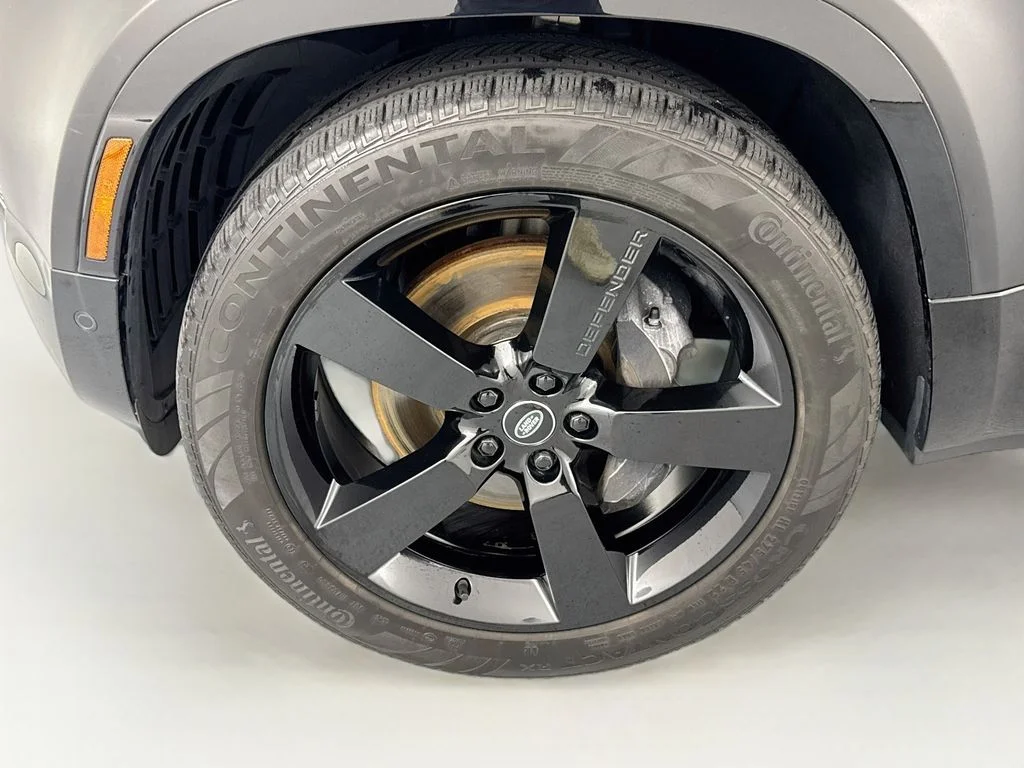 Used 2024 Black Land Rover X-Dynamic SE image 32