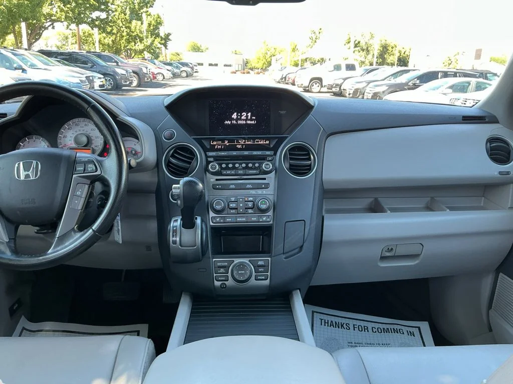 Used 2013 White Honda Touring image 21