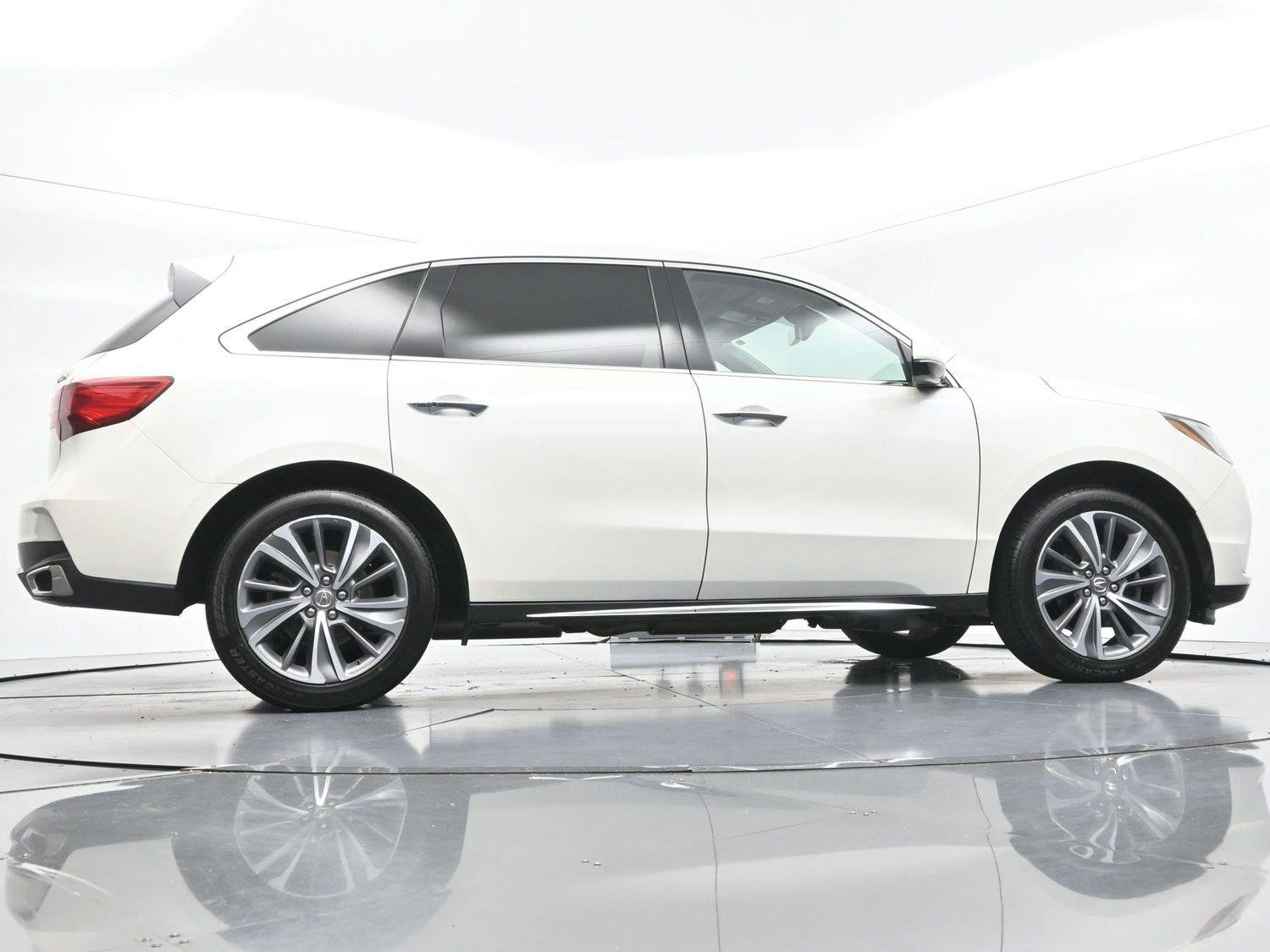 Used 2018 White Diamond Pearl Acura w/Technology Pkg image 63