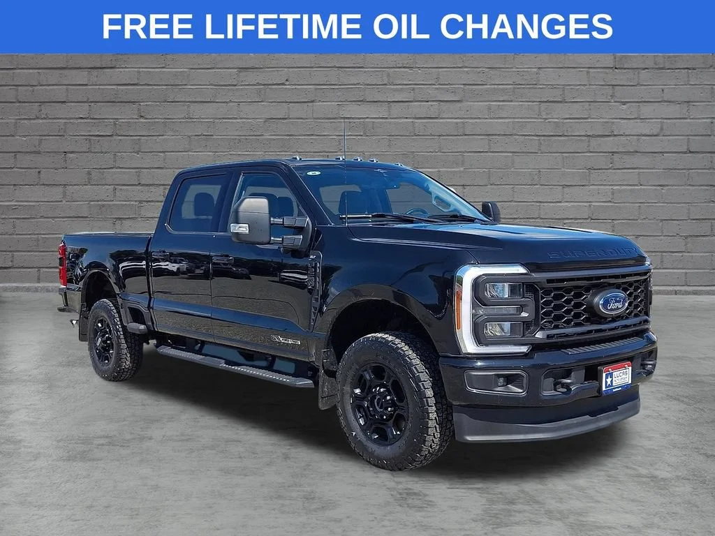Used 2023  Ford XL image 1