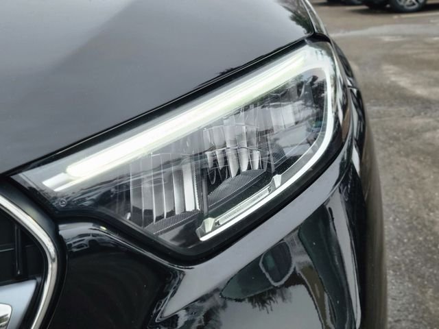 Used 2026 Black Mercedes-Benz GLC 300 image 9
