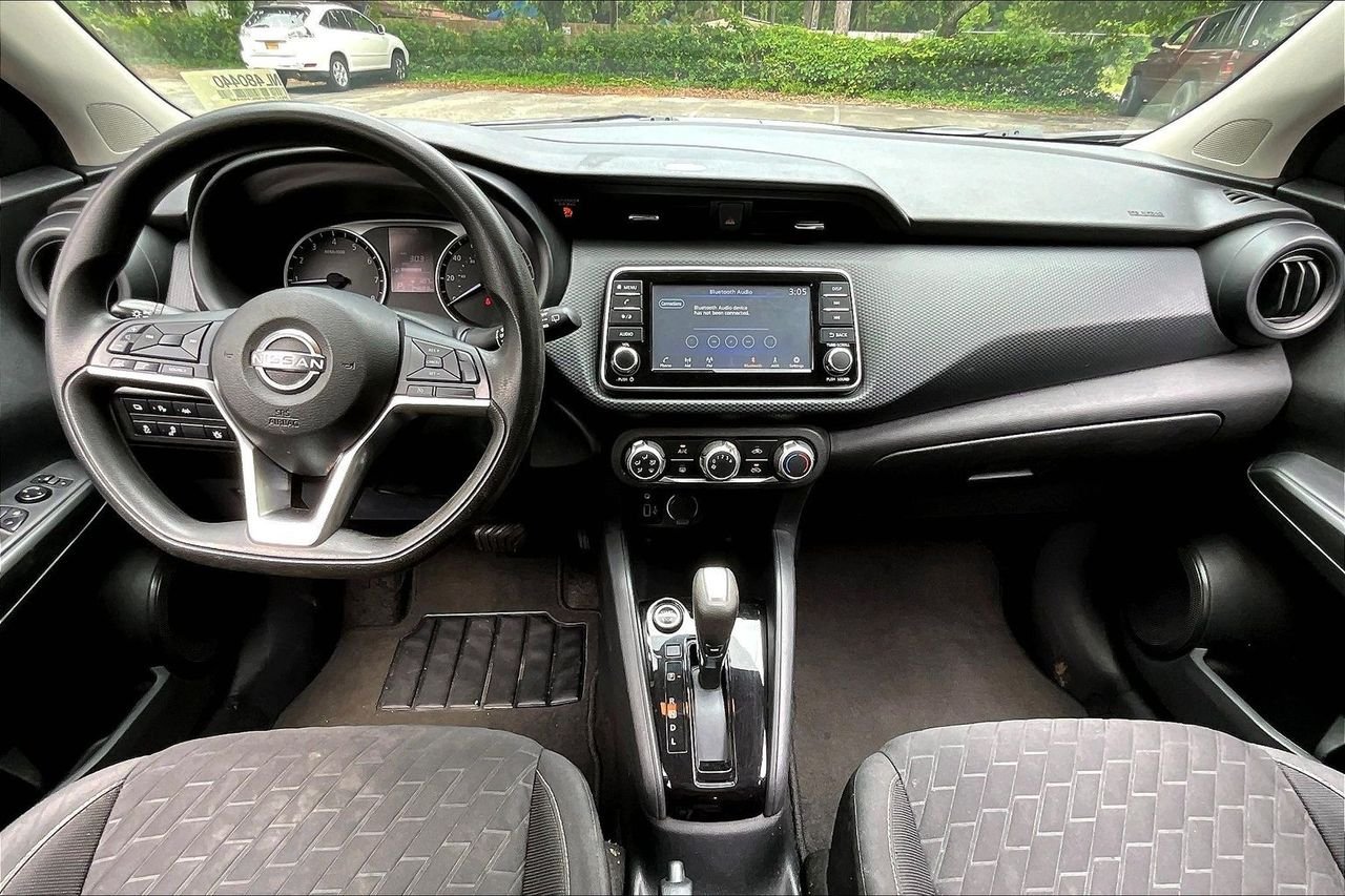 Used 2022 Black Nissan S image 7