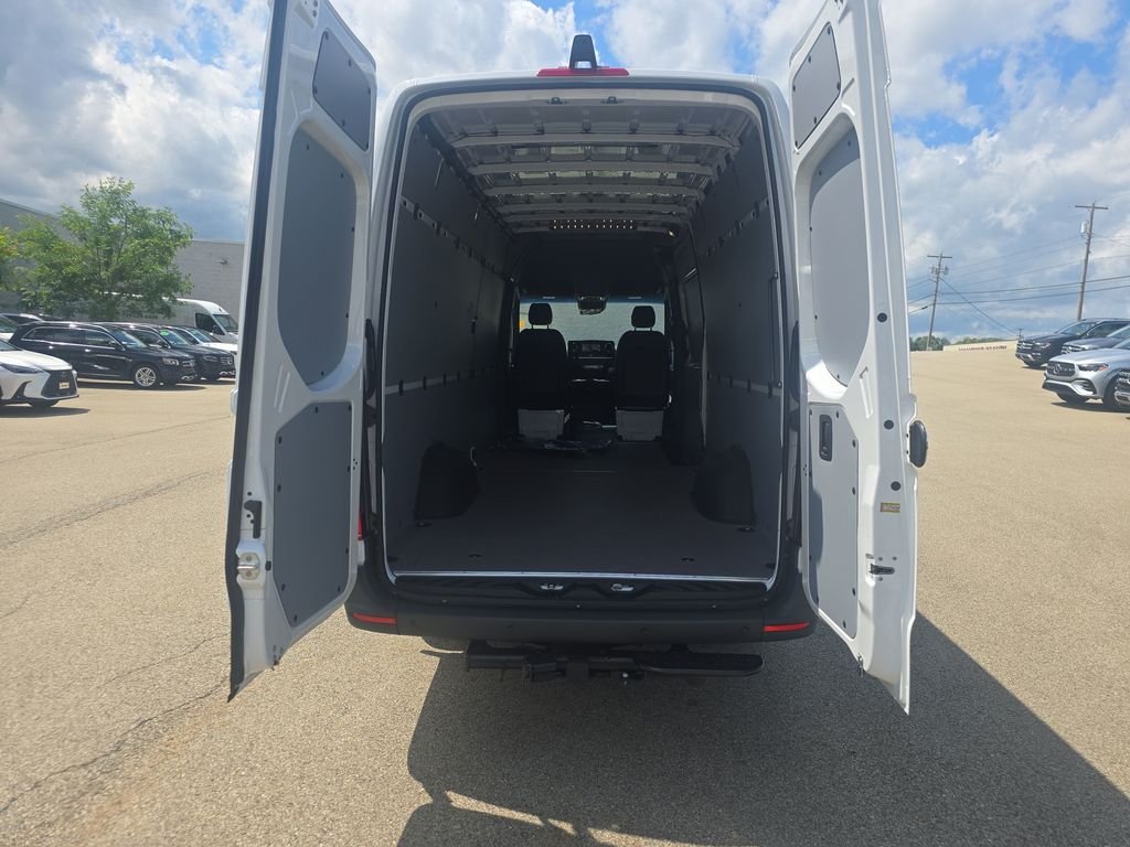 New 2026 Arctic White Mercedes-Benz Cargo 170 WB image 21