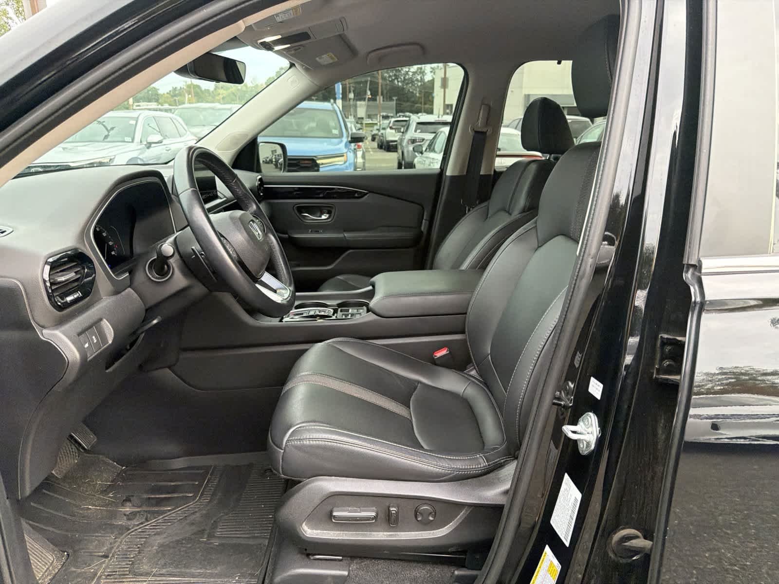 Used 2023 Crystal Black Pearl Honda EX-L 7 Passenger image 12