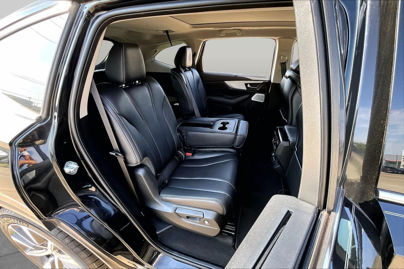 Used 2025 Majestic Black Pearl Acura w/Technology Package image 40