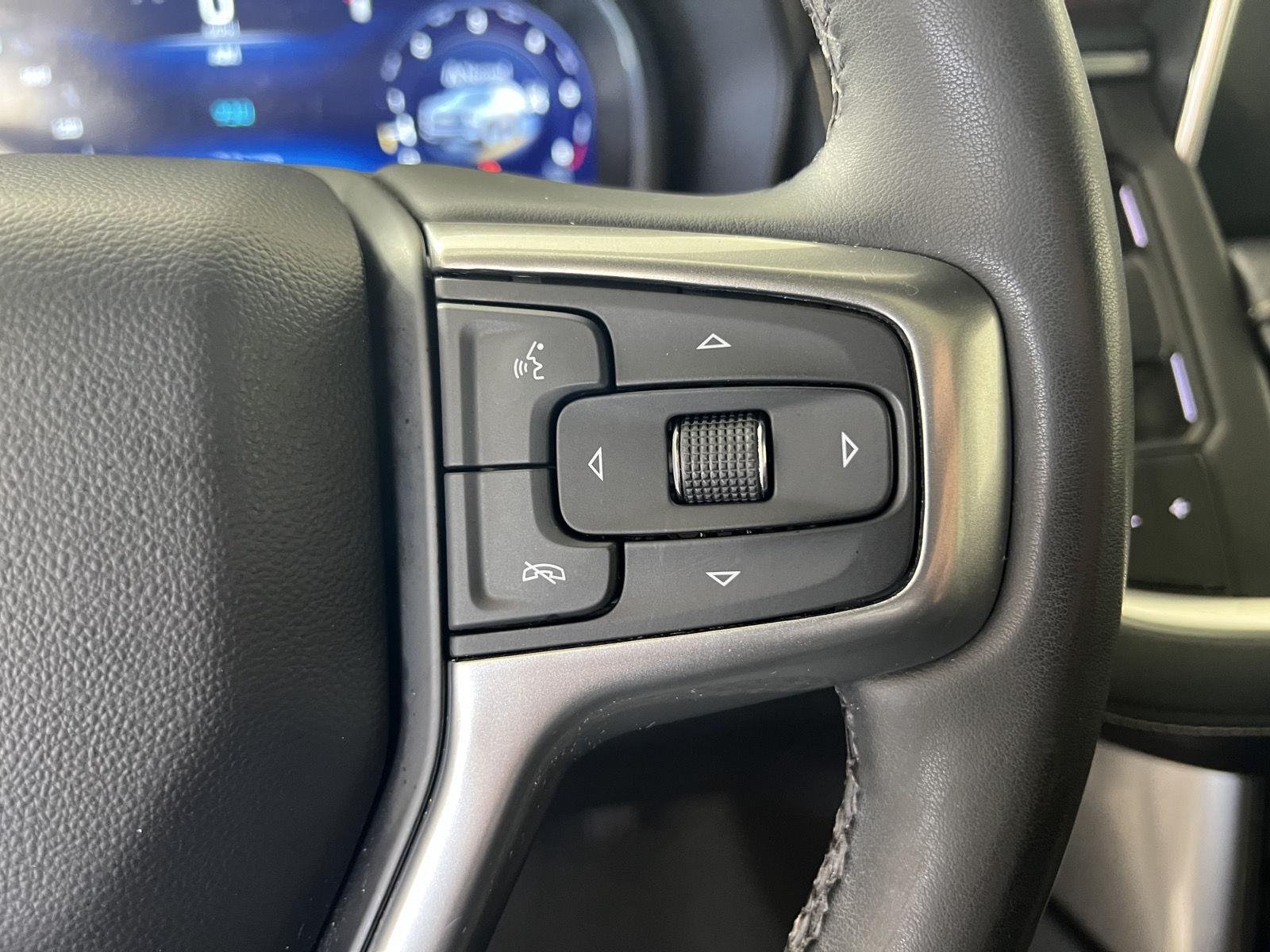 Used 2023 Auburn Metallic Chevrolet Premier image 15