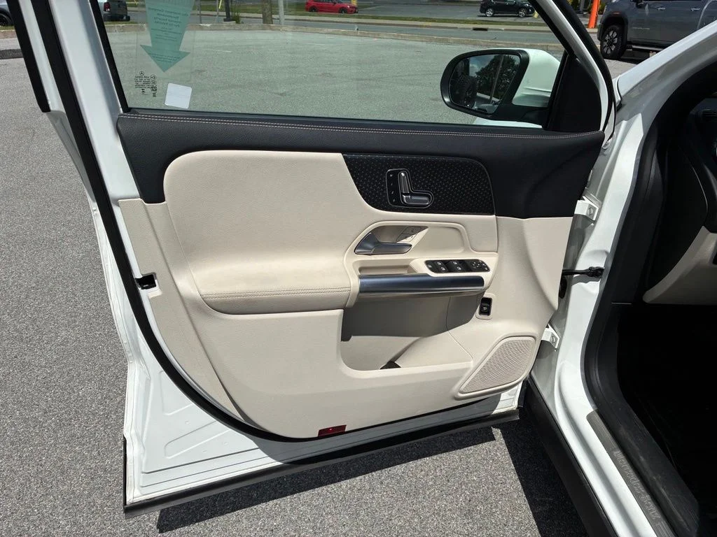 Used 2025 White Mercedes-Benz GLA 250 image 20