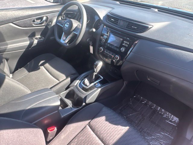 Used 2017 Black Nissan S image 25