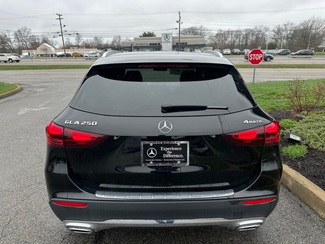 New 2026 Night Black Mercedes-Benz GLA 250 image 4