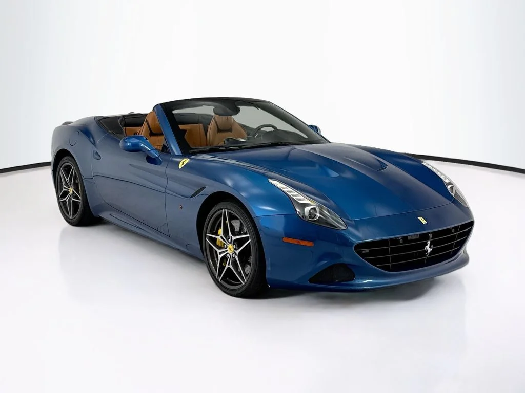 Used 2015  Ferrari T image 3
