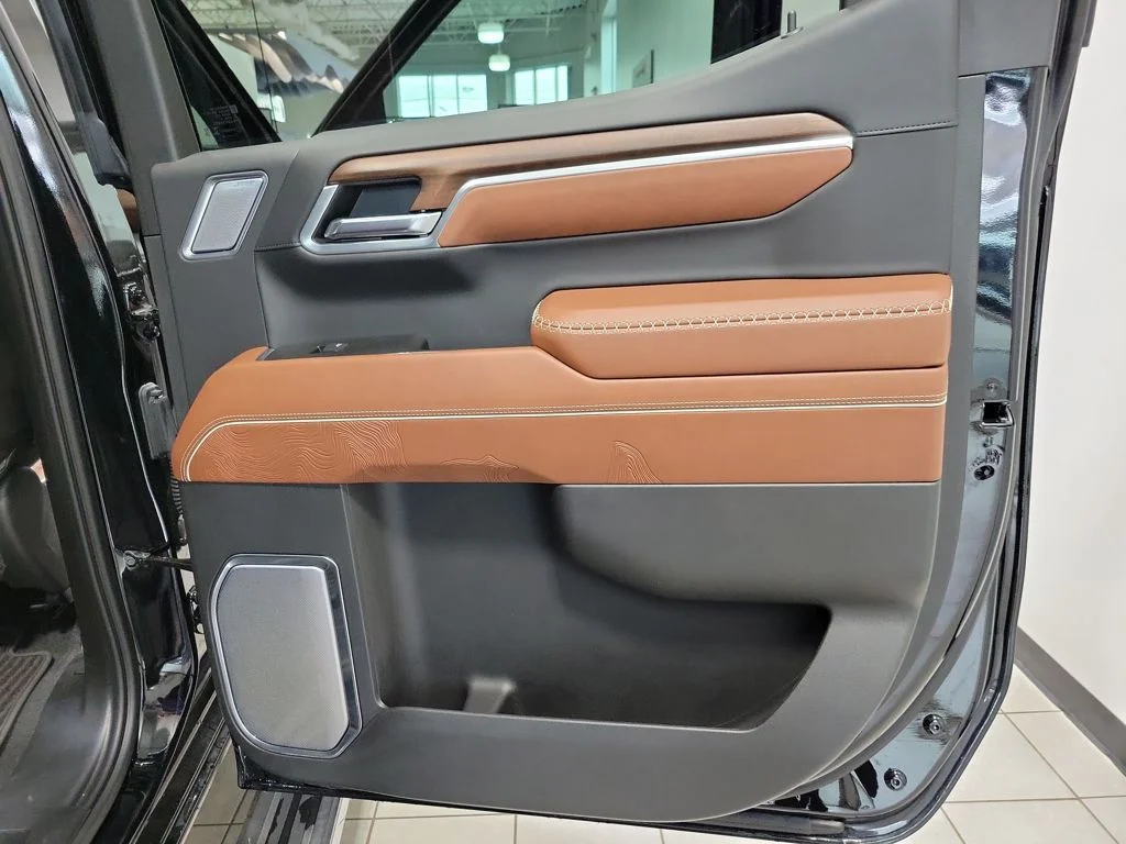 Used 2025 Black GMC Denali Ultimate image 18