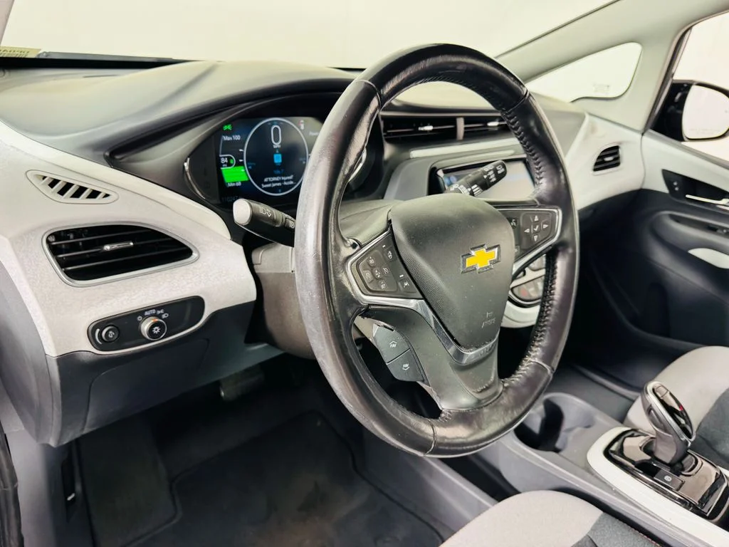 Used 2021 Gray Chevrolet LT image 8
