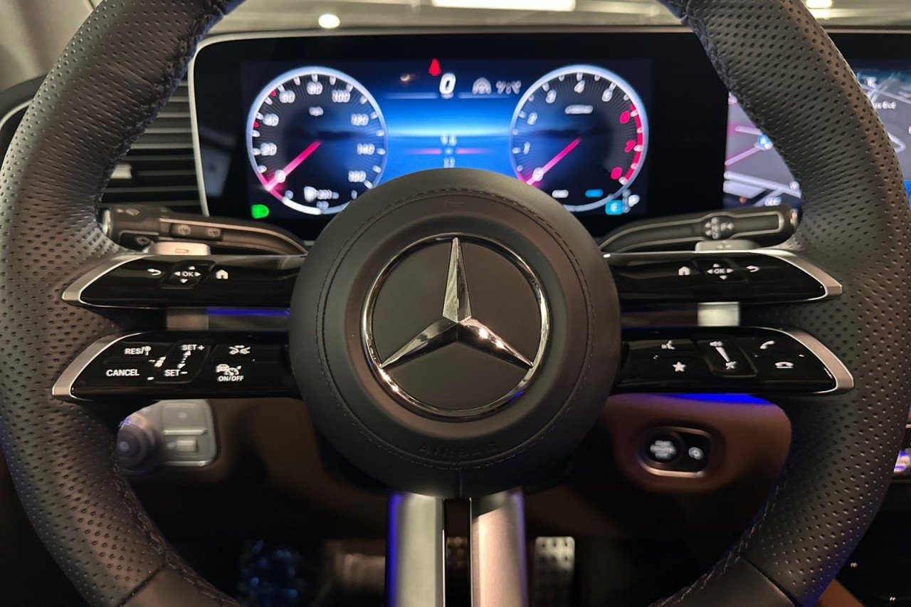 New 2026 Obsidian Black Metallic Mercedes-Benz GLS 450 4MATIC® SUV image 24