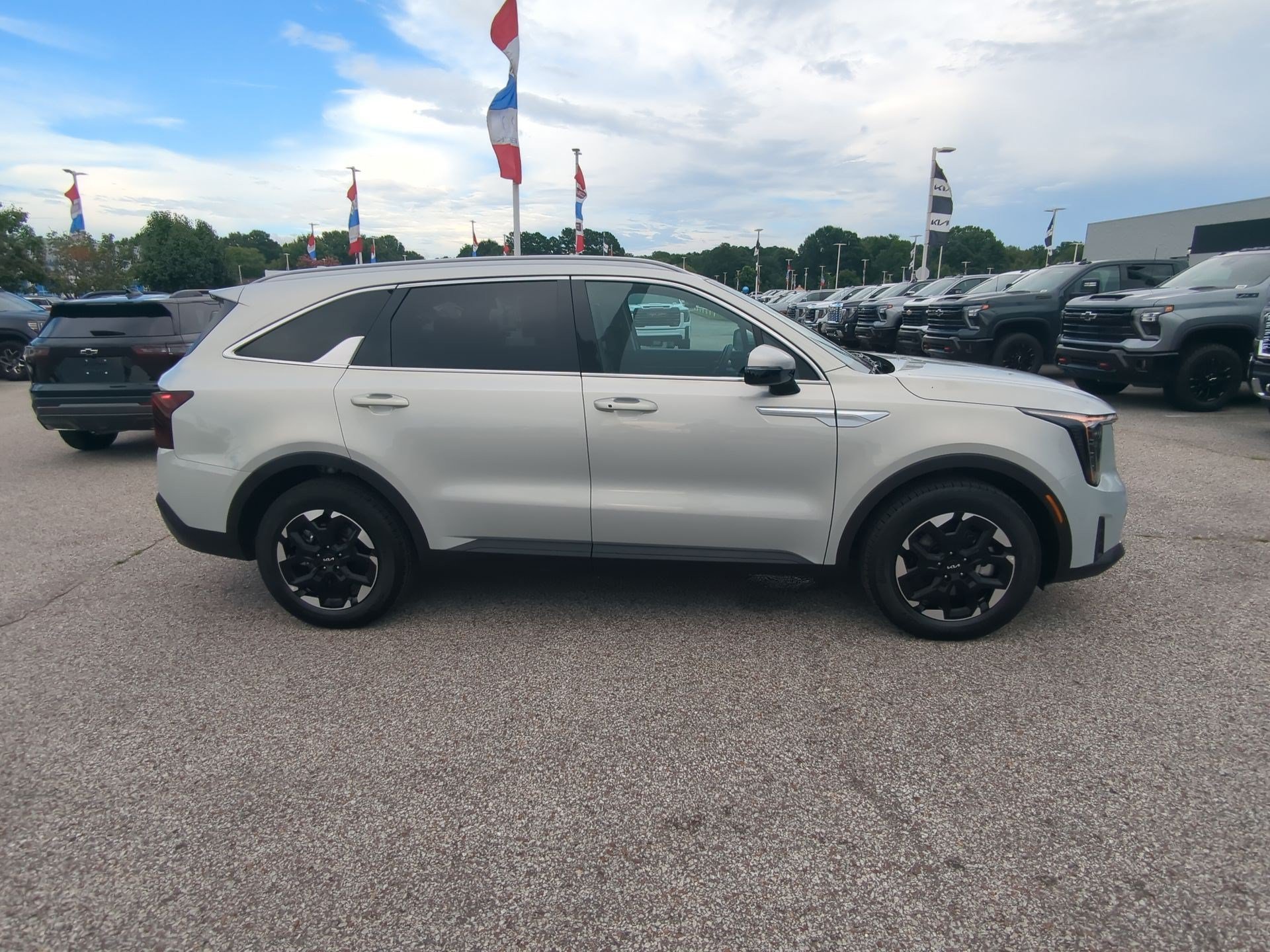 Used 2026 Ivory Silver Kia S image 9