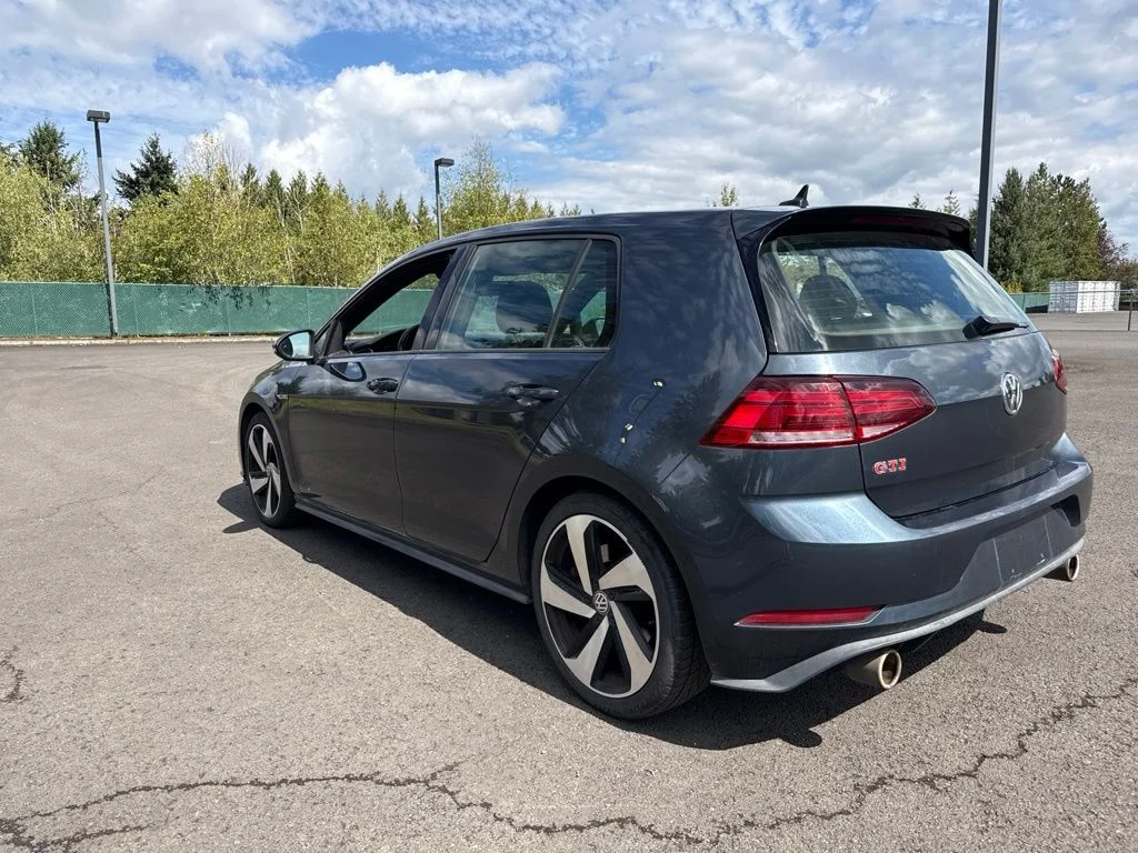 Used 2019 Night Blue Metallic Volkswagen 2.0T SE image 5