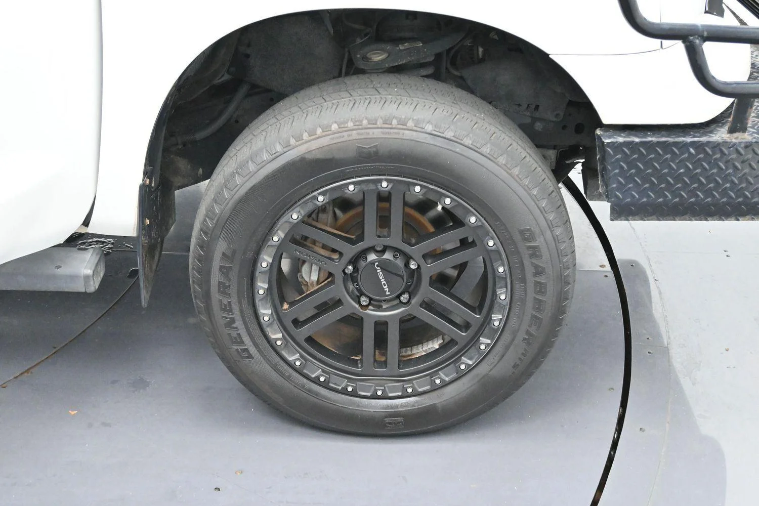 Used 2013 Super White Toyota Grade image 31