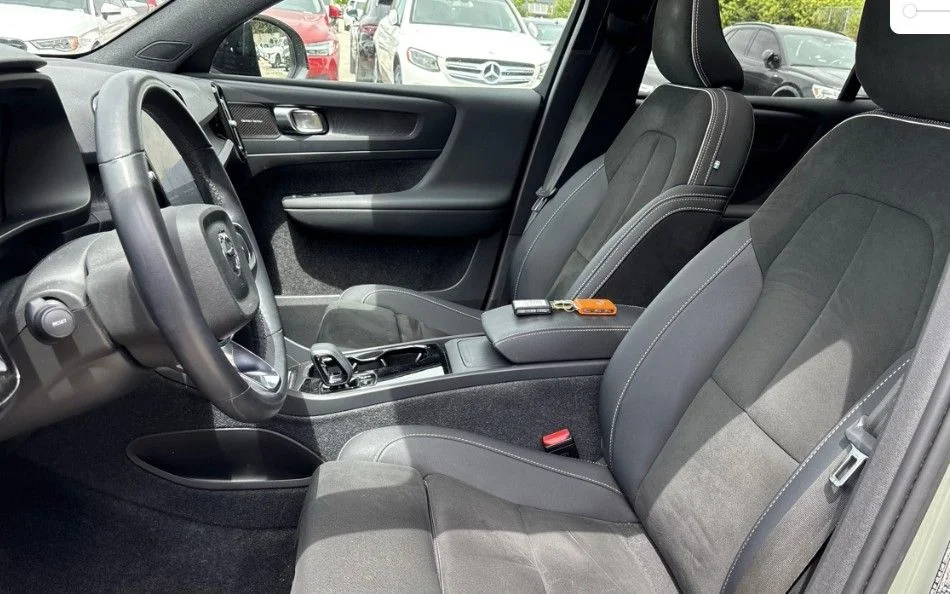 Used 2023 Green Volvo Ultimate image 7