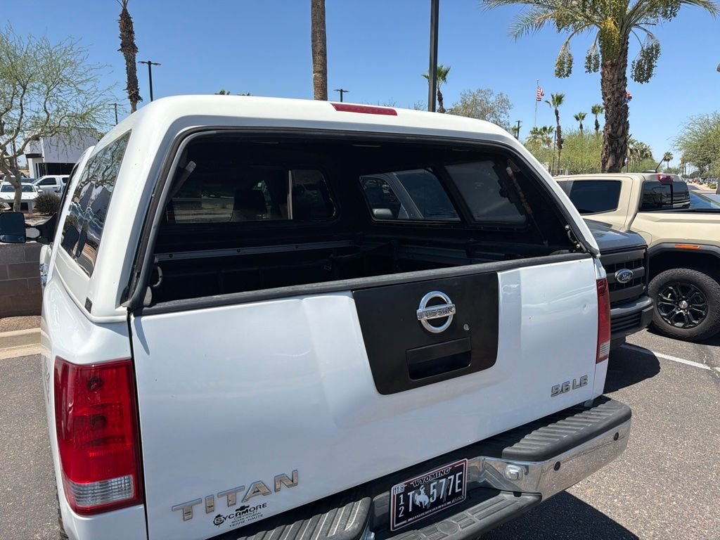 Used 2005 White Nissan LE image 10