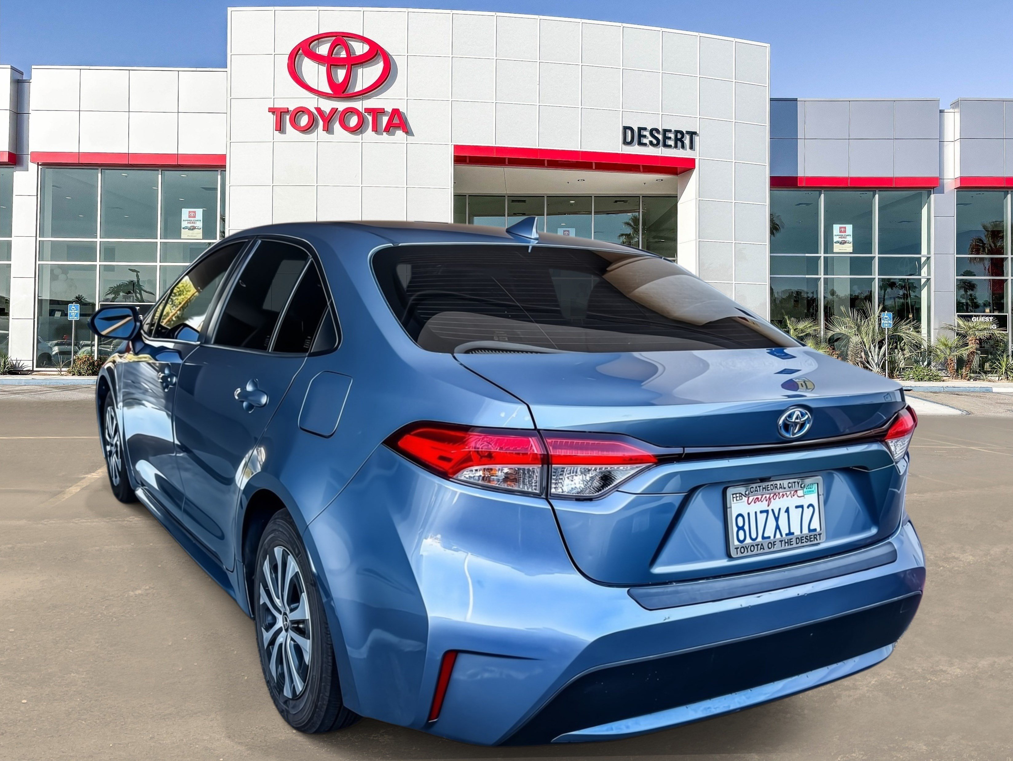 Used 2021 Super White Toyota Hybrid LE image 3