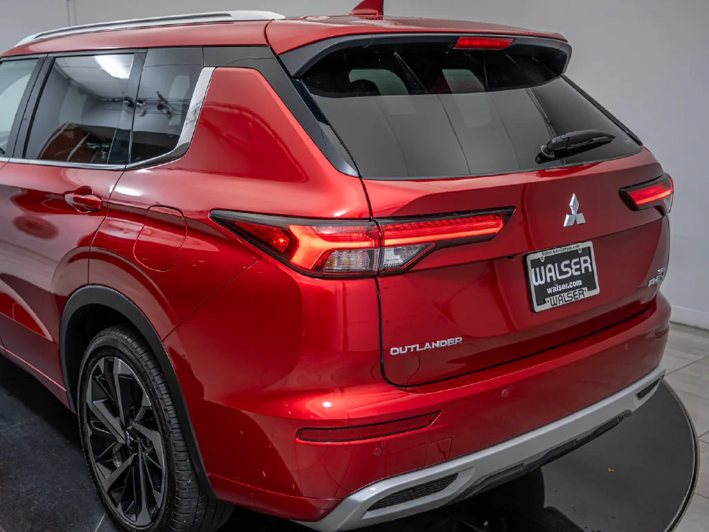Used 2025 Red Diamond Mitsubishi SEL image 18