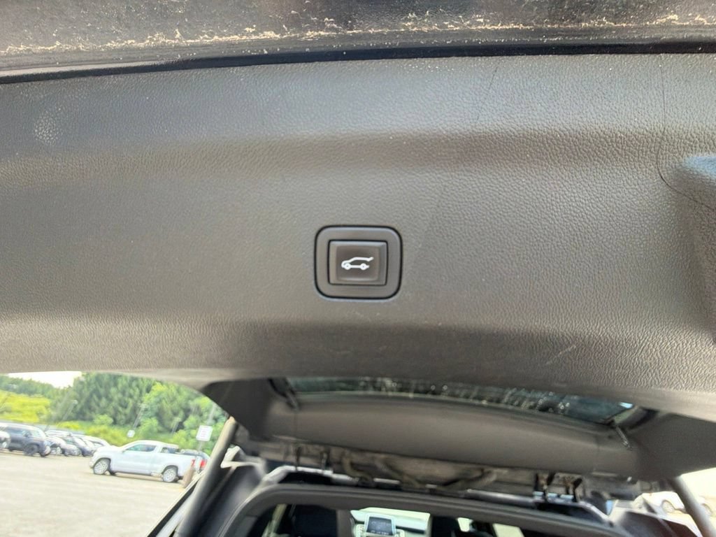 Used 2024 Onyx Black GMC SLT image 58