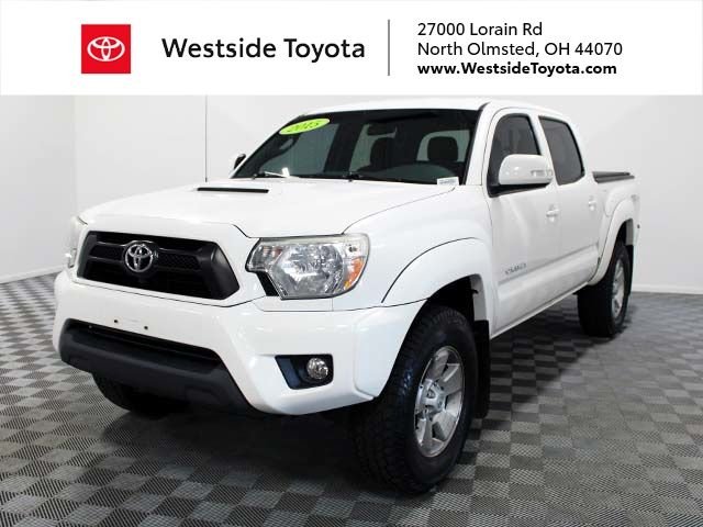 Used 2015 Super White Toyota  image 1