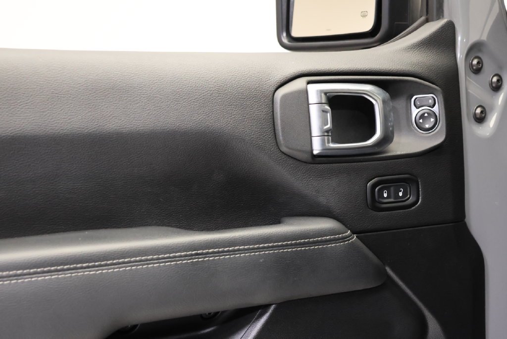 2023 Jeep Wrangler 4-Door Sahara - Photo 25