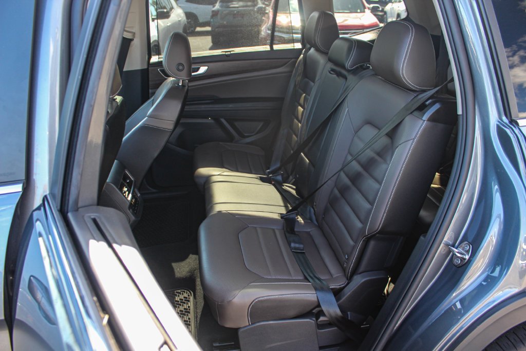 Used 2024 Gray Volkswagen 2.0T SEL image 14