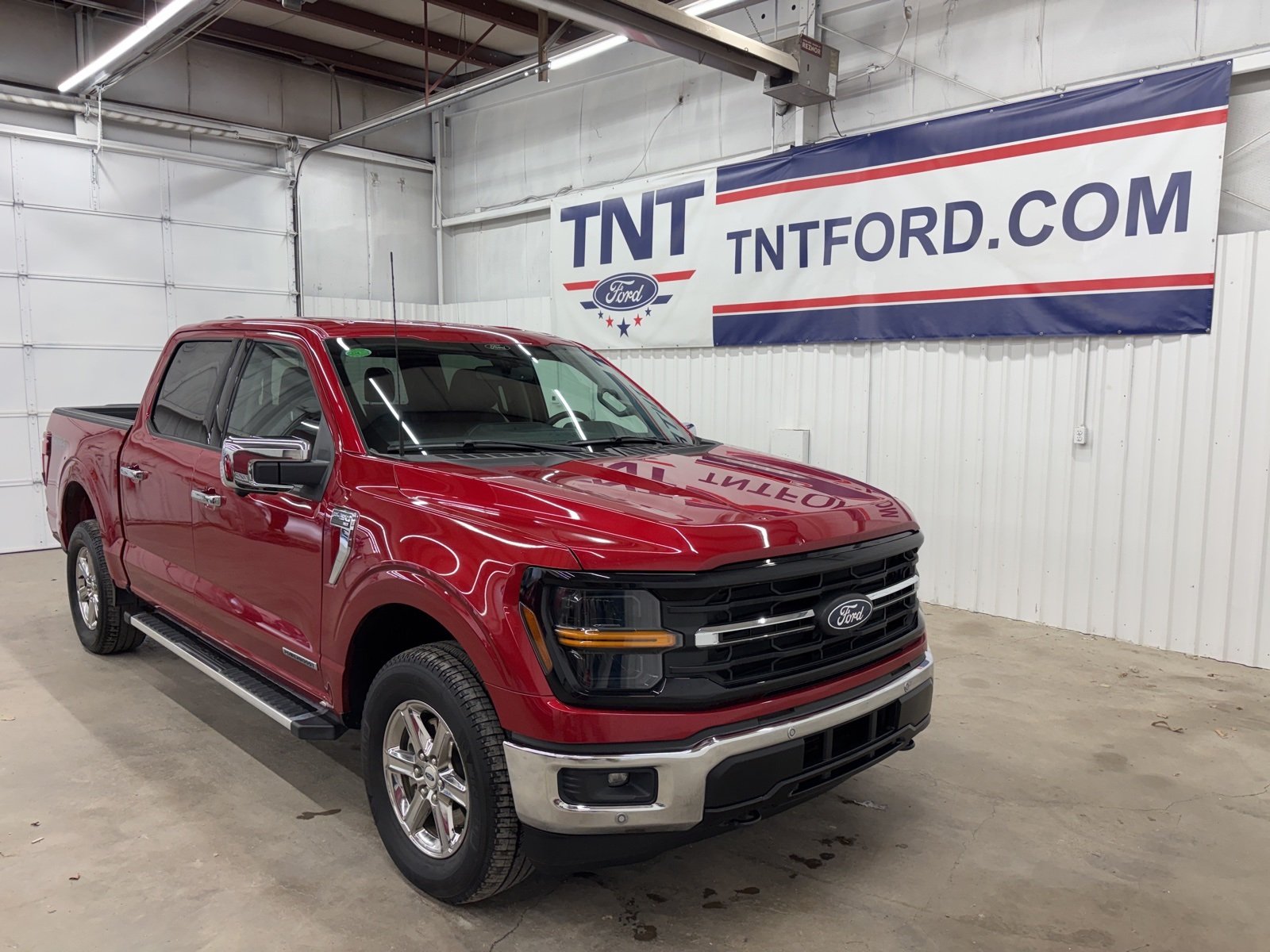 2024 Ford F-150 XLT photo 2