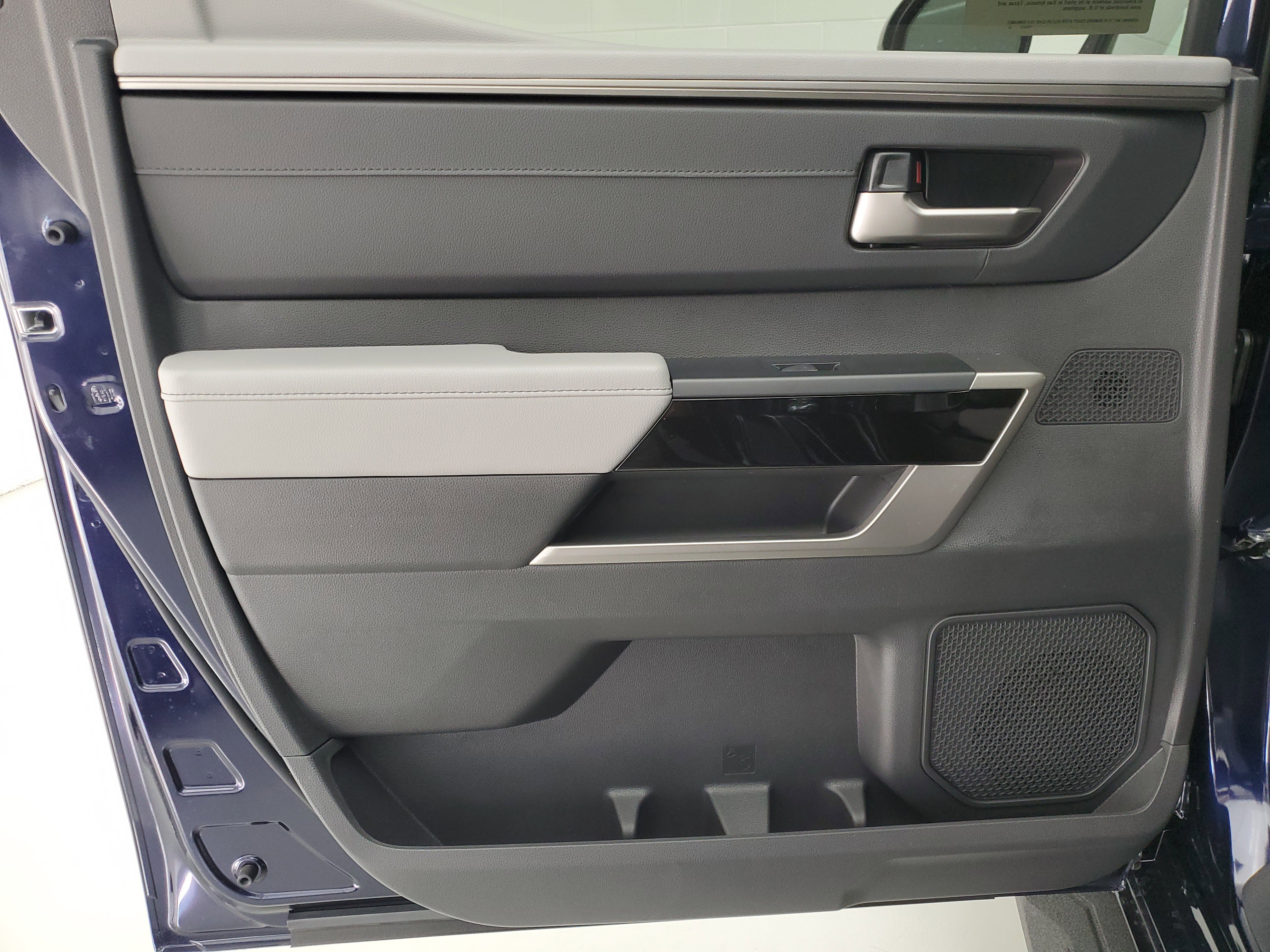2026 Toyota Tundra Limited - Photo 16