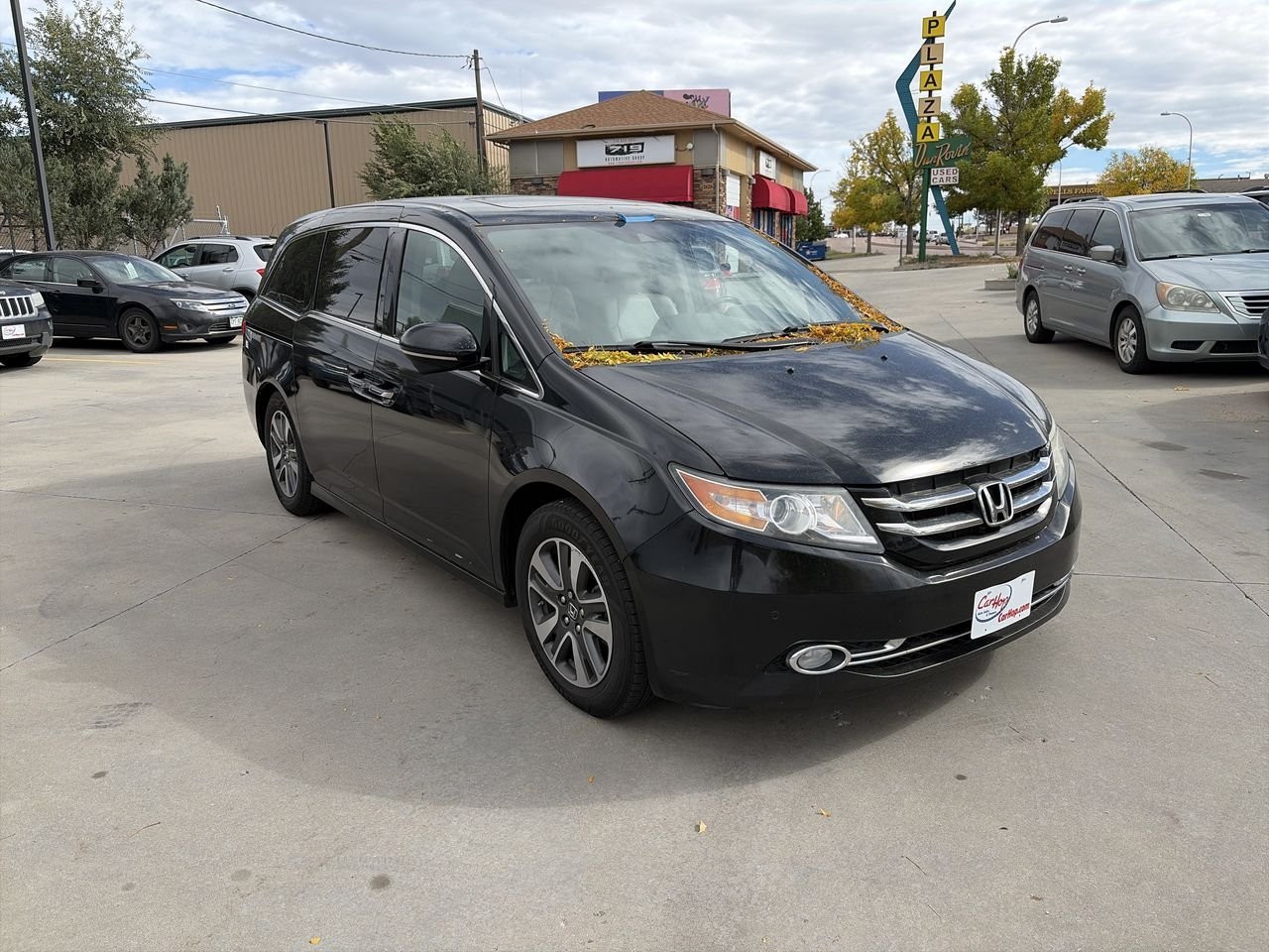 2015 Honda Odyssey Touring photo 2