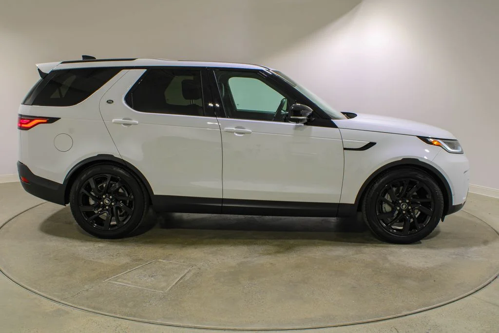 Certified Used 2025 Fuji White Land Rover S image 6