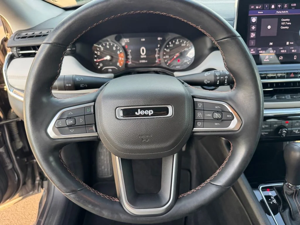 Used 2022 Gray Jeep Limited image 20
