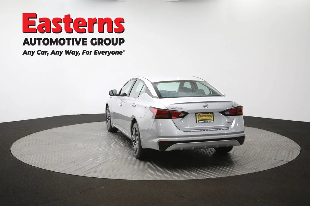 Used 2023 Silver Nissan 2.5 SV image 65