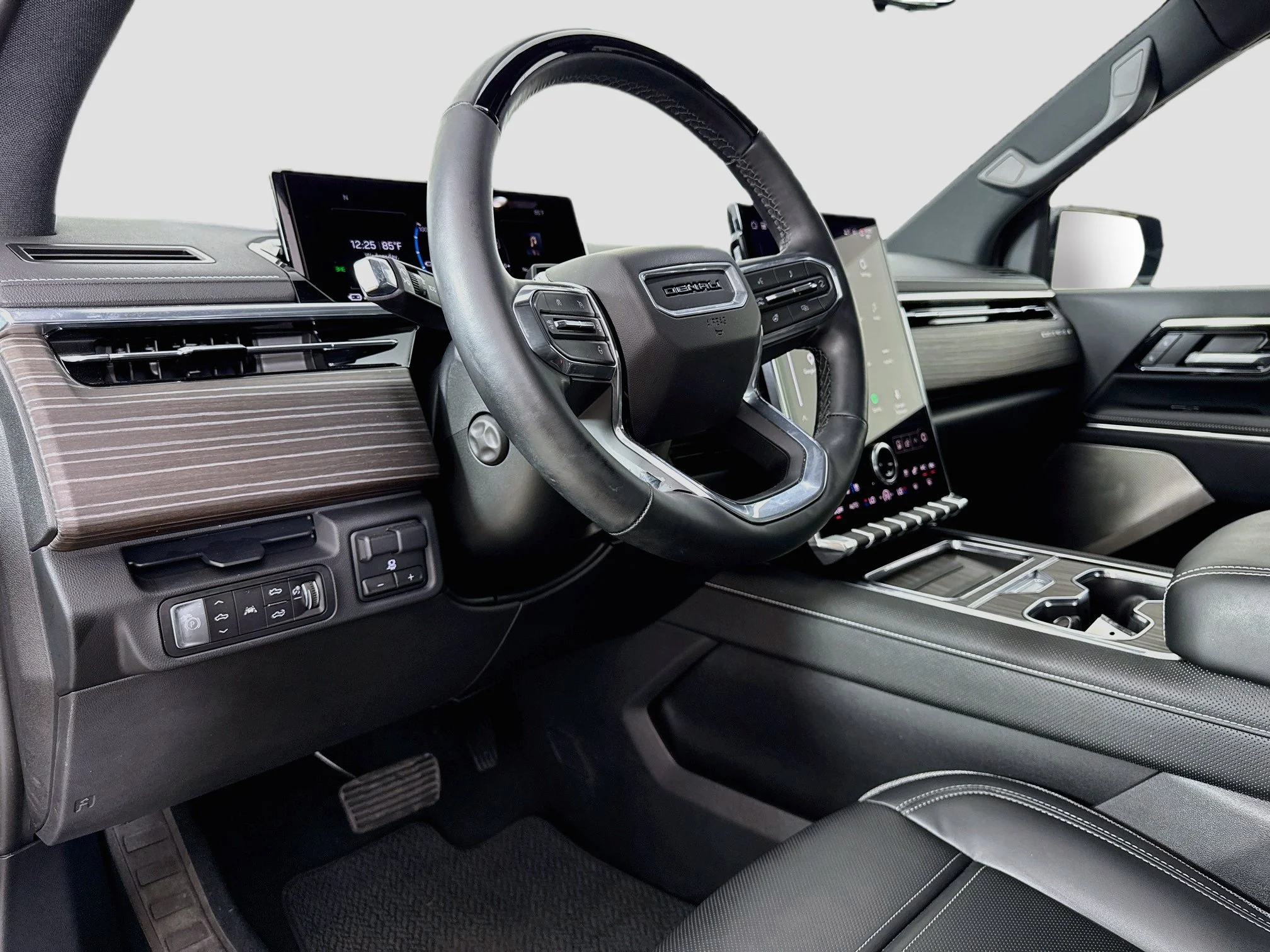 Used 2025 Onyx Black GMC Max Range Denali image 11