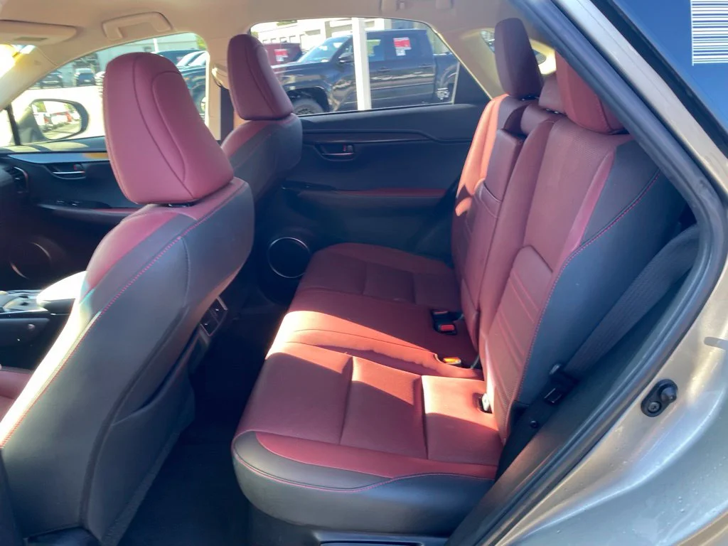 Used 2019 Silver Lexus 300h image 8