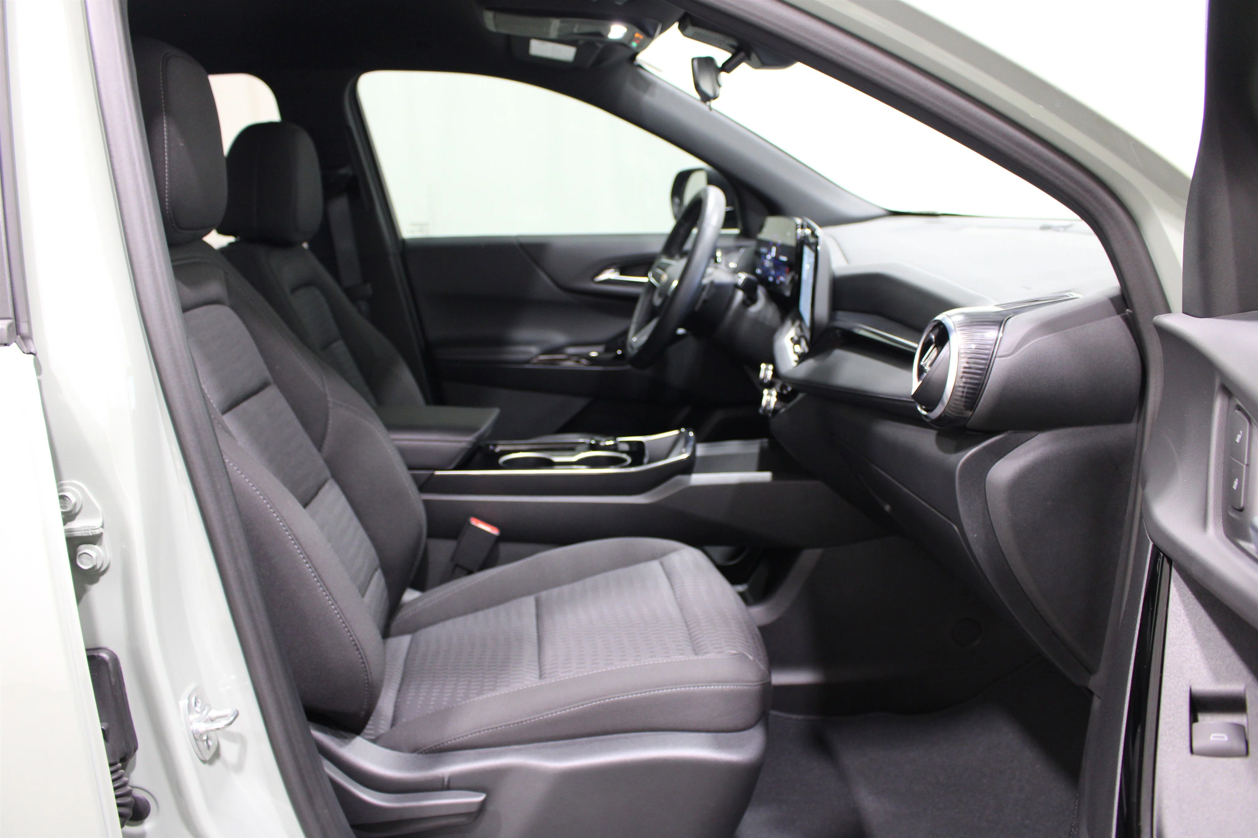 2026 Chevrolet Equinox LT - Photo 25