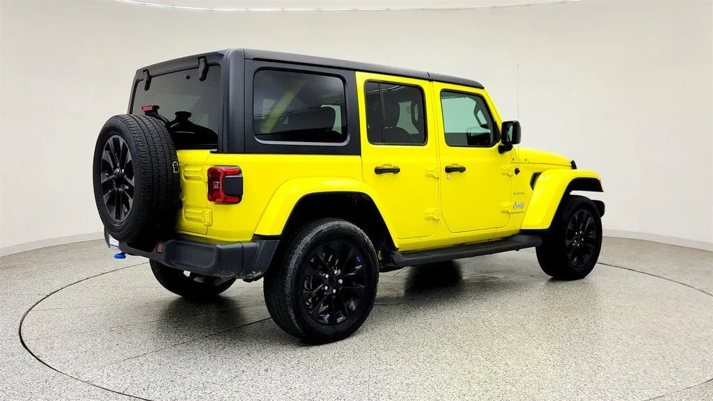 Used 2023 High Velocity Clearcoat Jeep Sahara 4x4 w/ Black Hard Top & Cold Weather Group image 5
