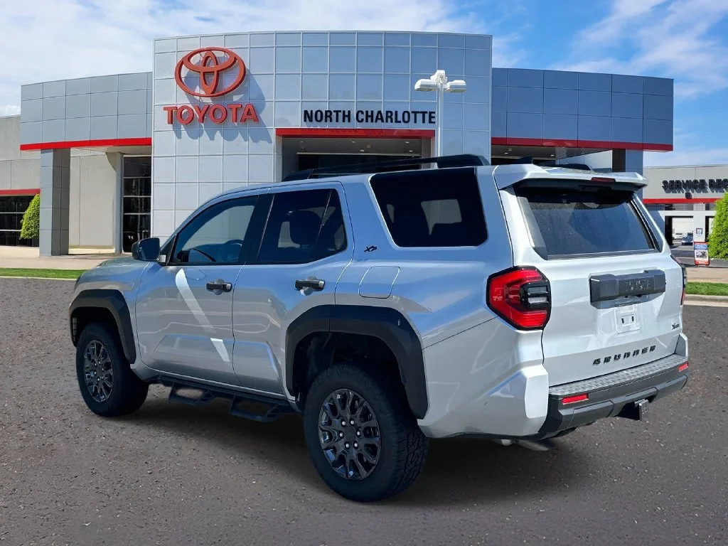Used 2025  Toyota SR5 image 5