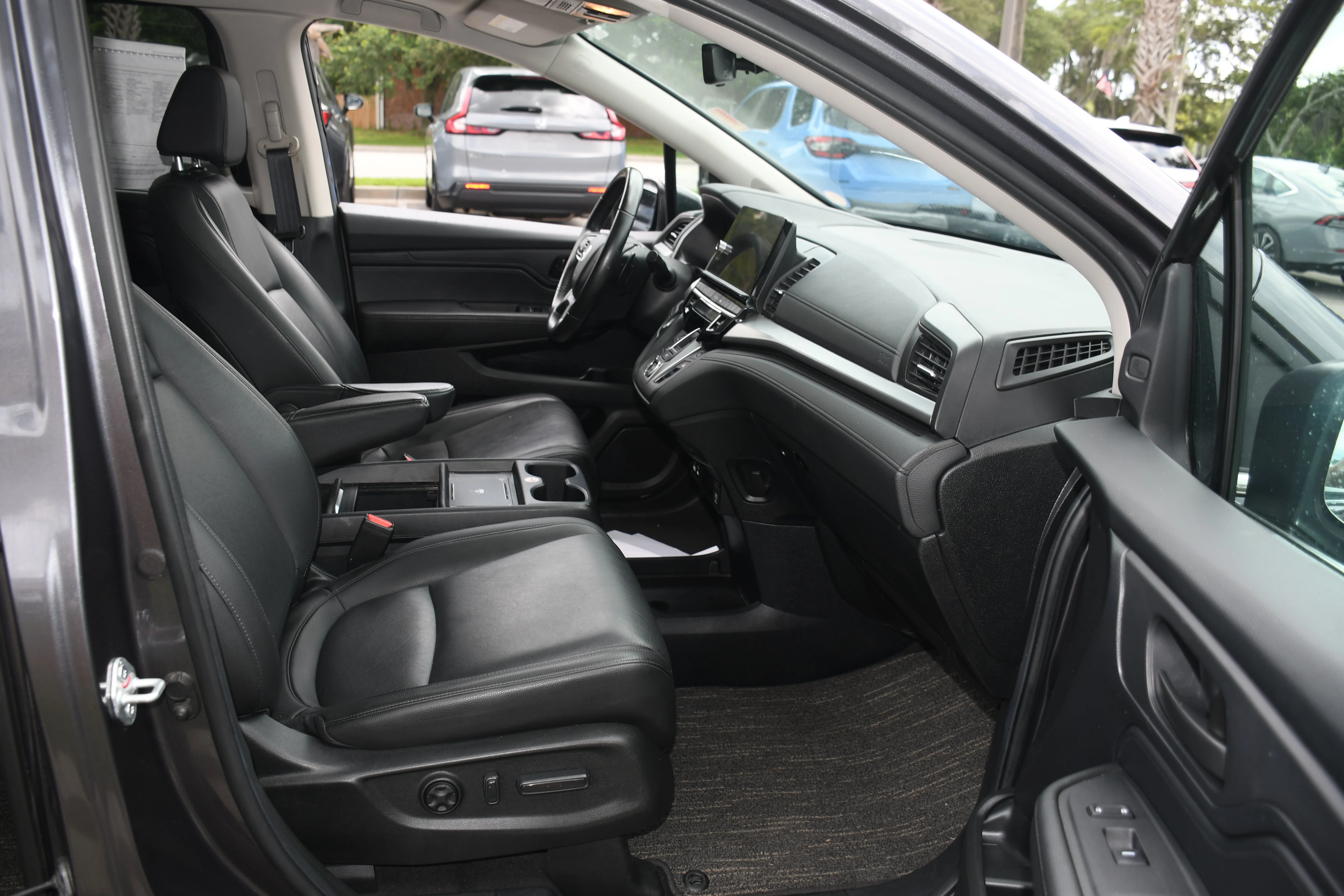 Used 2025  Honda EX-L image 21