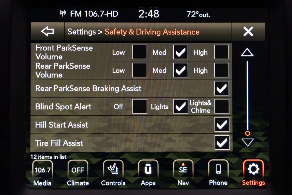 Used 2023 Gray Jeep Altitude image 19
