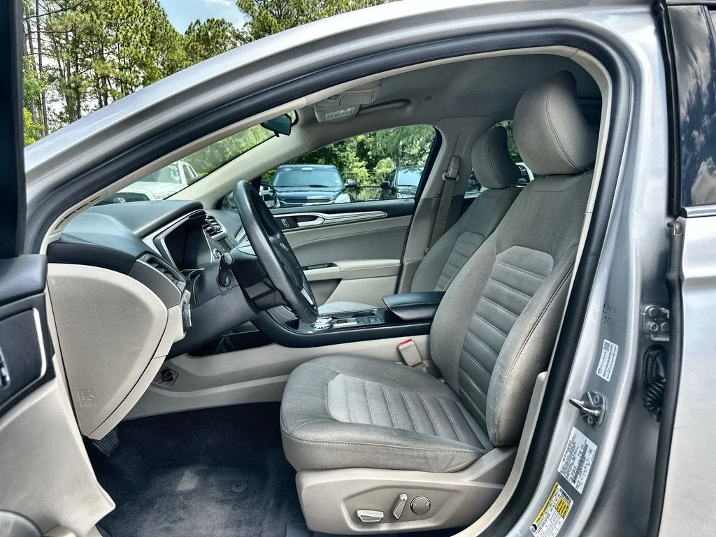 Certified Used 2018 Ingot Silver Metallic Ford SE image 18