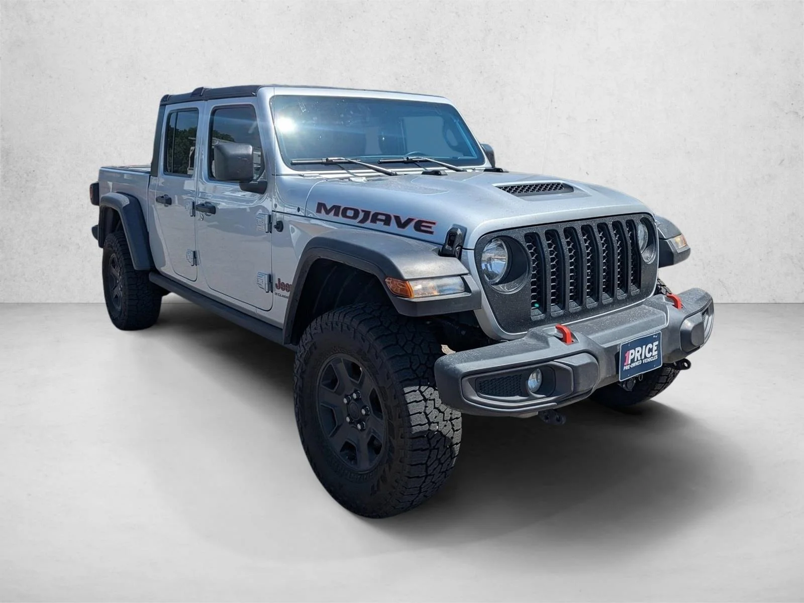 Used 2023 Silver Zynith Clearcoat Jeep Mojave image 3