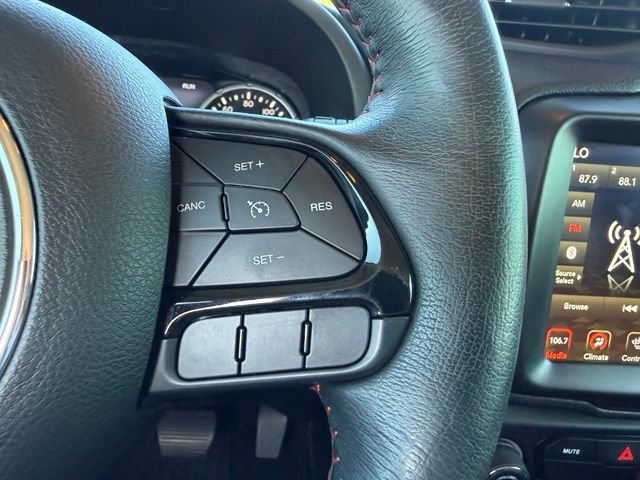 Used 2022 Alpine White Clearcoat Jeep Trailhawk image 19
