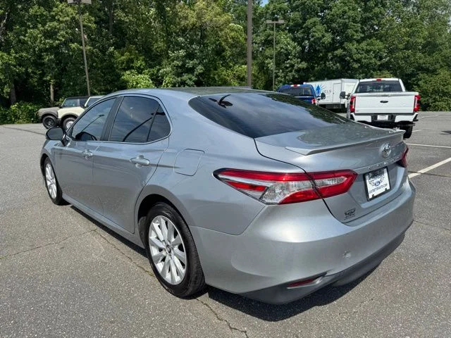 Used 2018 Silver Toyota LE image 6